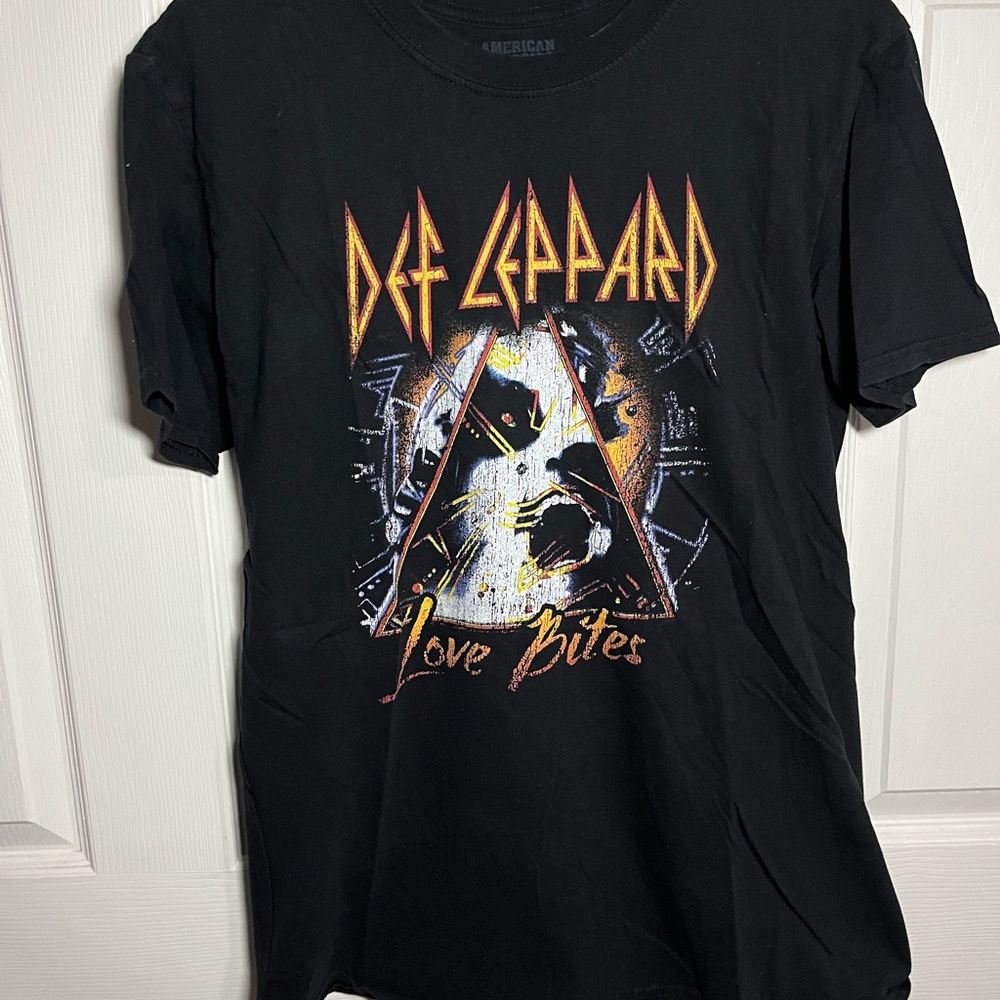 Def Leppard Graphic T-Shirt
